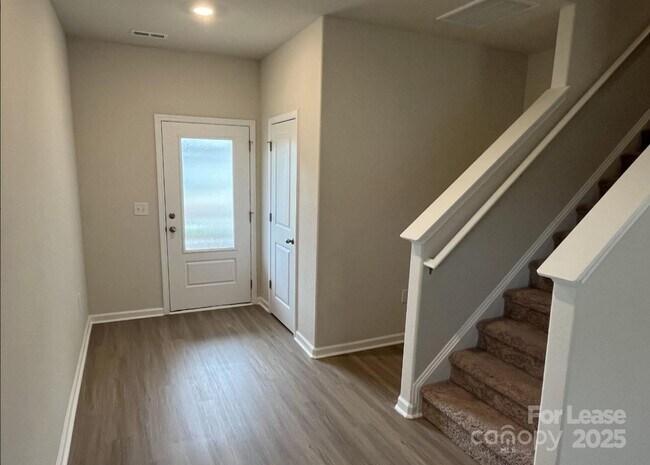 Foto del edificio - 2131 Transatlantic Ave