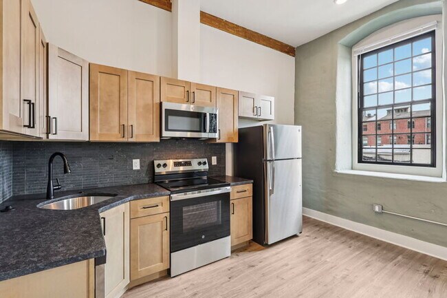 Building Photo - 201 Leverington Ave