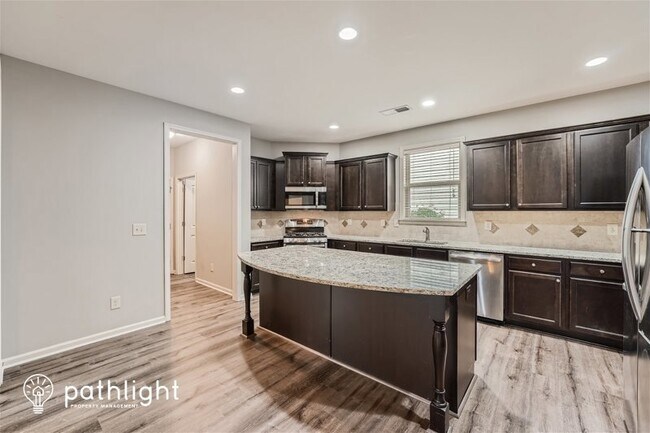 Building Photo - 280 S Village Square