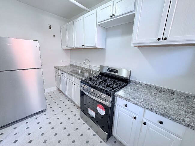 Foto del edificio - 1611 Hampton Blvd