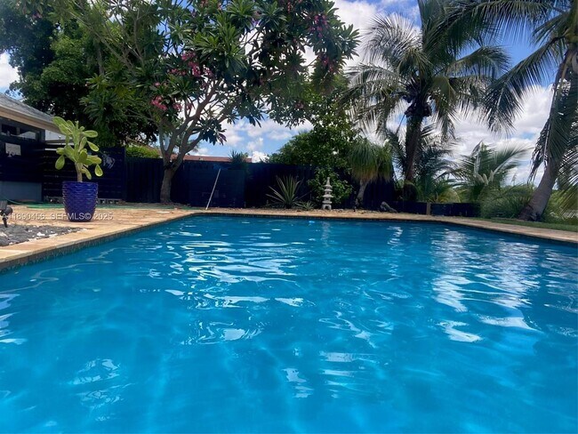 Foto del edificio - 960 Bayberry Point Dr