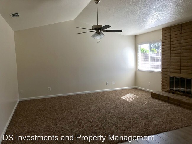 Building Photo - 3 br, 2 bath House - 4024 W. Dorothea Ave.