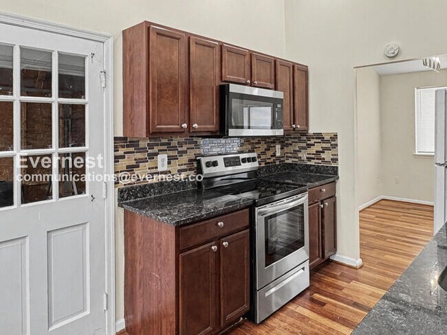 Building Photo - 9005 Heatherfield Ct