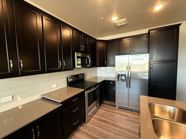 Foto del edificio - 914 Schlagel St