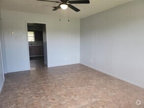 Building Photo - 617 Sandy Ln