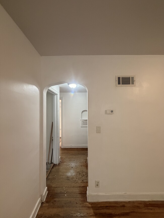 Building Photo - 1332 N 4th St