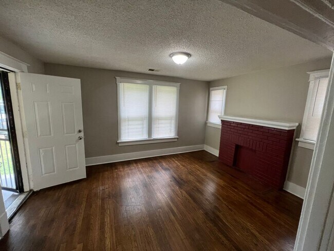 Building Photo - 477 Marianna St