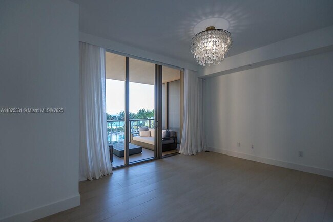 Foto del edificio - 9701 Collins Ave