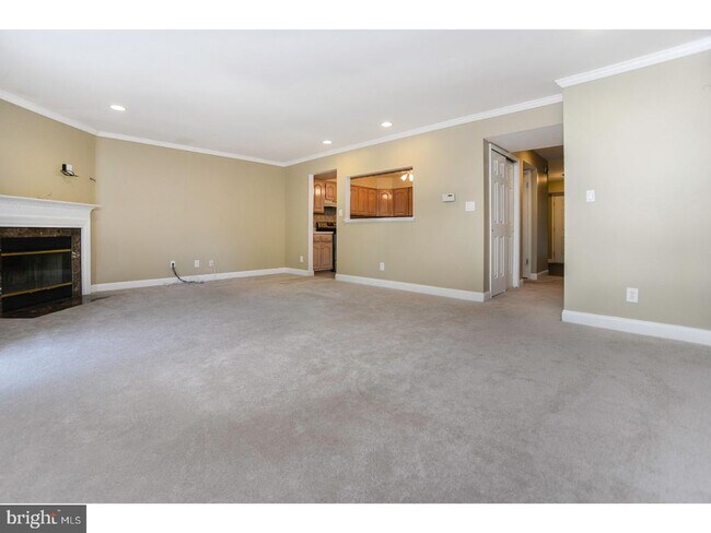 Foto del edificio - 102 Hazelwood Ln
