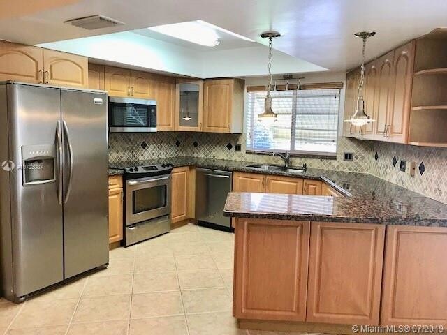 Building Photo - 10601 NW 39th Ct