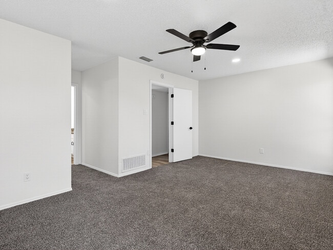 Building Photo - 3808 Glover Dr