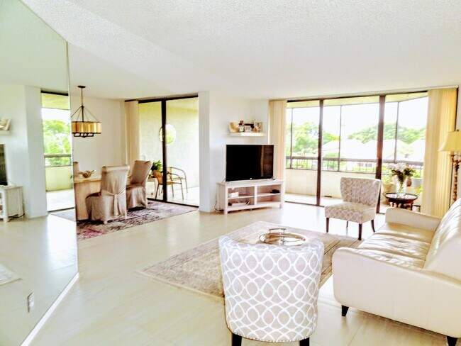 Building Photo - 6372 La Costa Dr