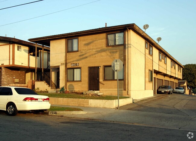 Building Photo - 4415 W 170th St