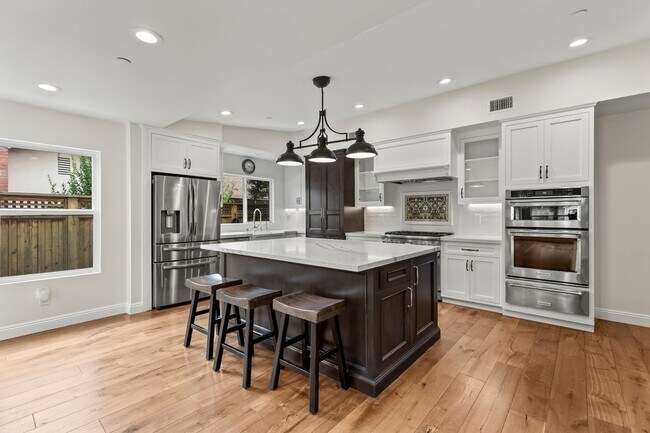 Foto del edificio - 1096 Canyon View Dr