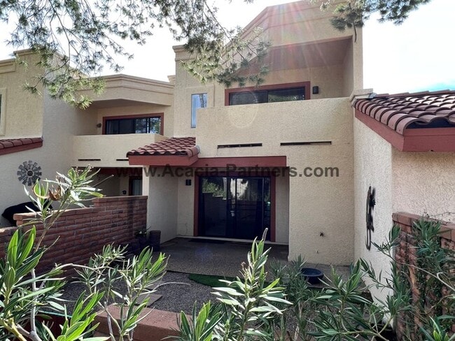 Building Photo - Three Bedroom Townhome in Coronado Ridge