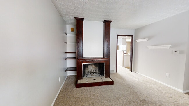 Building Photo - 137 Norwich Dr