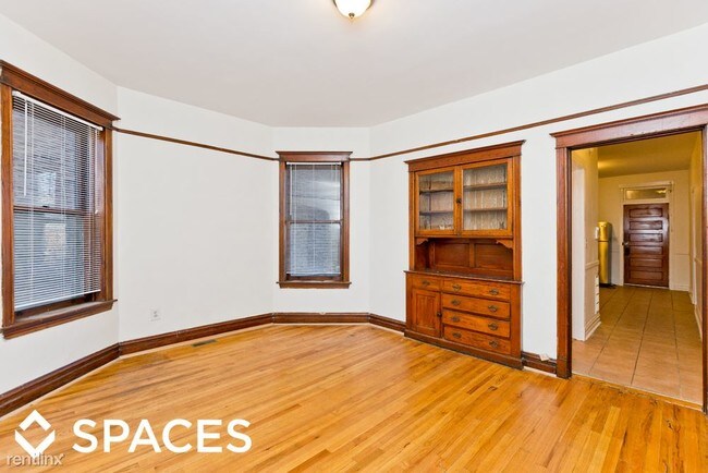 Building Photo - 1628 N Rockwell St