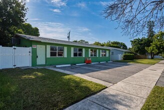 Building Photo - 2140 NW 21st Terrace