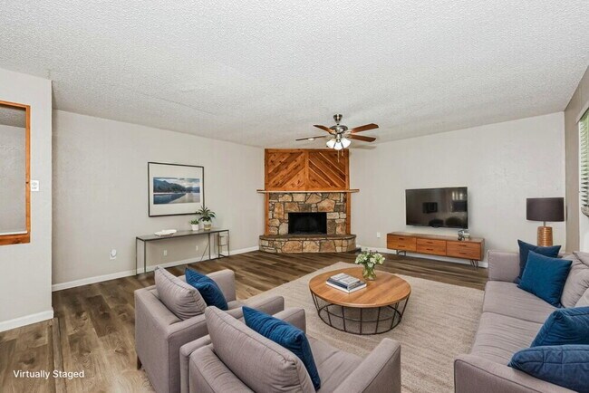 Foto del edificio - 933 Lemontree Dr