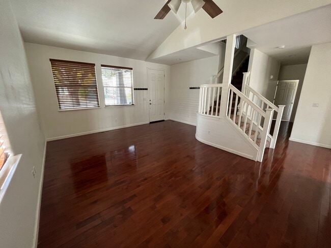 Building Photo - 2102 Red Leaf Ct