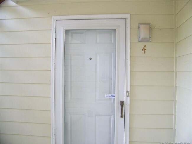 Foto del edificio - 513 Meadowland Ct