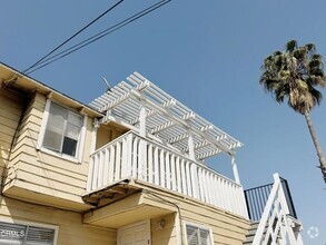 Building Photo - 1827 Santa Ynez St