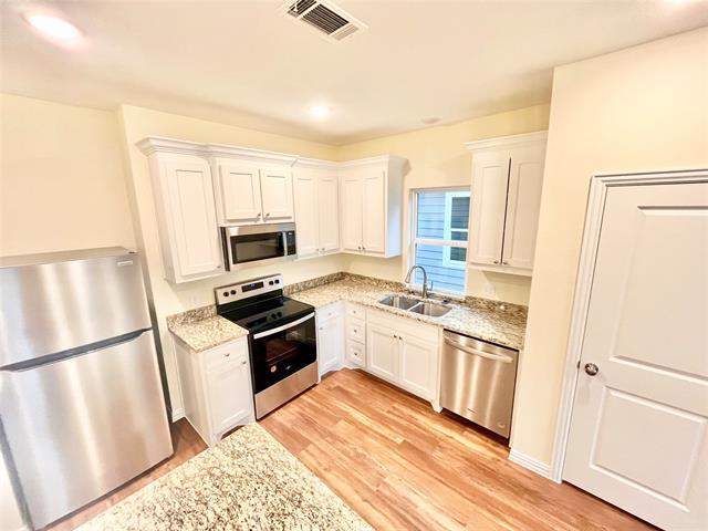 Building Photo - 2109 Bluebonnet Ave