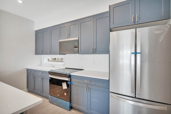 Photo du bâtiment - 15211 109 Ave NW