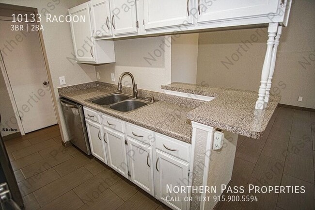 Foto del edificio - Beautiful 3-BDR, 2-BR Home w/ a Bonus Room!