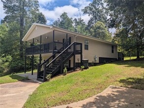 Building Photo - 58 Pinewood Dr