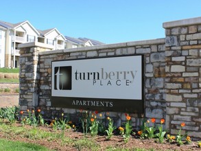 Turnberry Place Apartments photo'