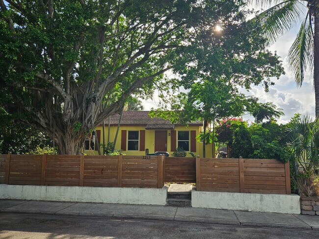 Foto del edificio - 1213 S M St