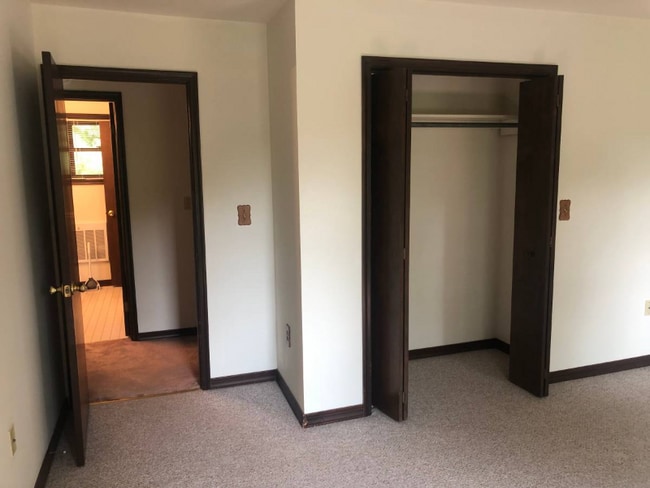 Building Photo - 296-298 Upper Demunds Rd