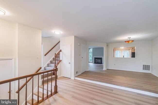 Building Photo - 3883 Zelkova Ct