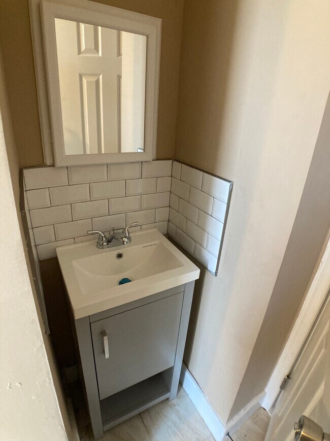 Baño - 1950 Clarence St