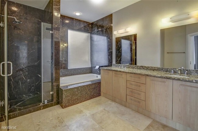 Foto del edificio - 717 NE 4th Ave