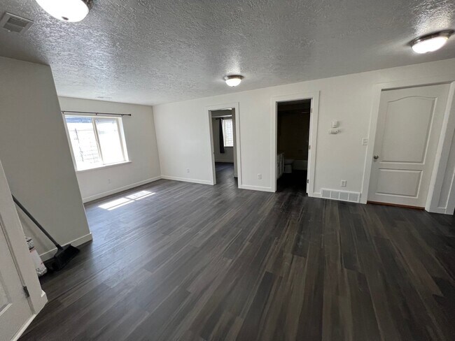 Building Photo - 3507 Bay Ct