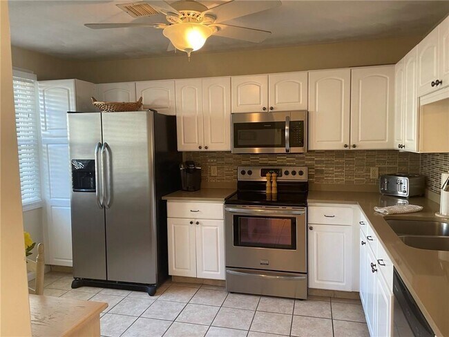 Foto del edificio - 112 Trellis Dr