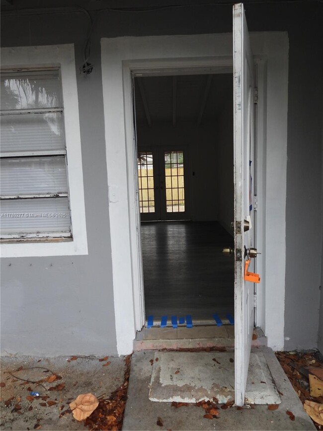 Building Photo - 1572 NE 149th St