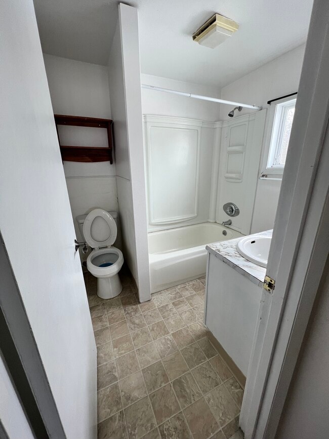 Foto del edificio - 4404 Forrest Rd