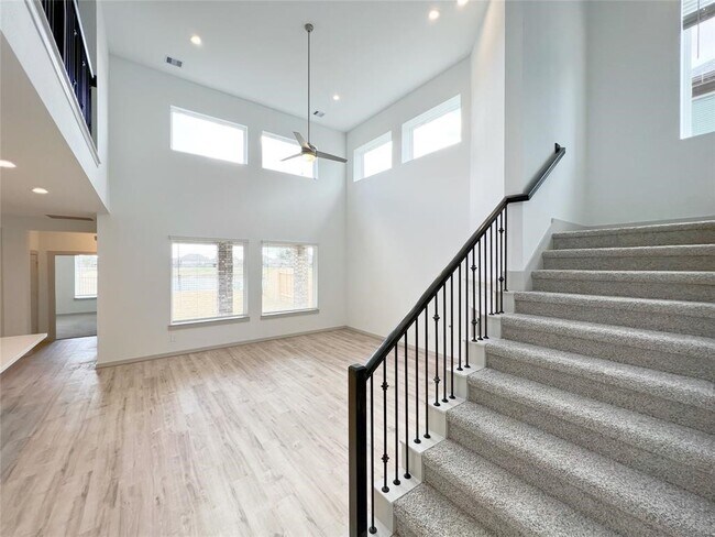 Building Photo - 29207 Red Rocks Pk Dr
