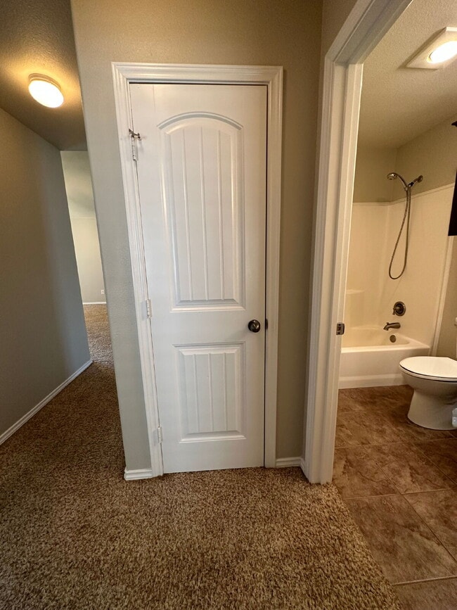 Foto del edificio - 9316 Rochester Ave