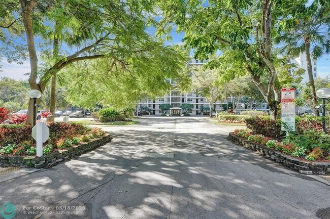 Foto del edificio - 2900 N Course Dr