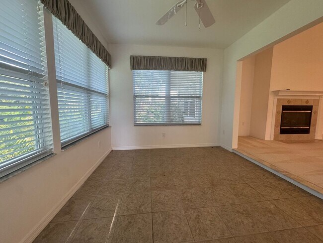 Building Photo - Charming 3-Bedroom Home in Broadmoor – Mov...