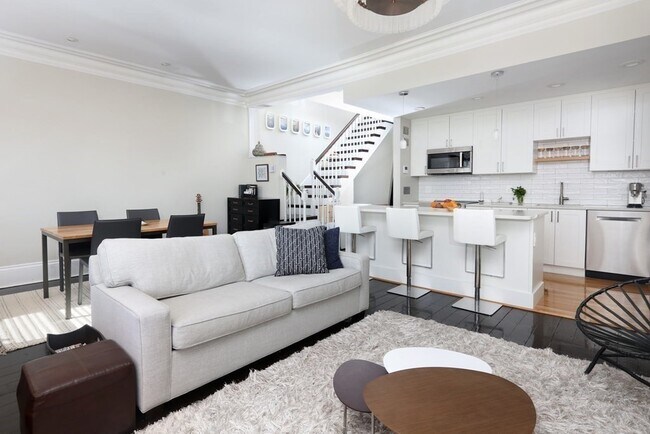 Foto del edificio - 553 Columbus Ave