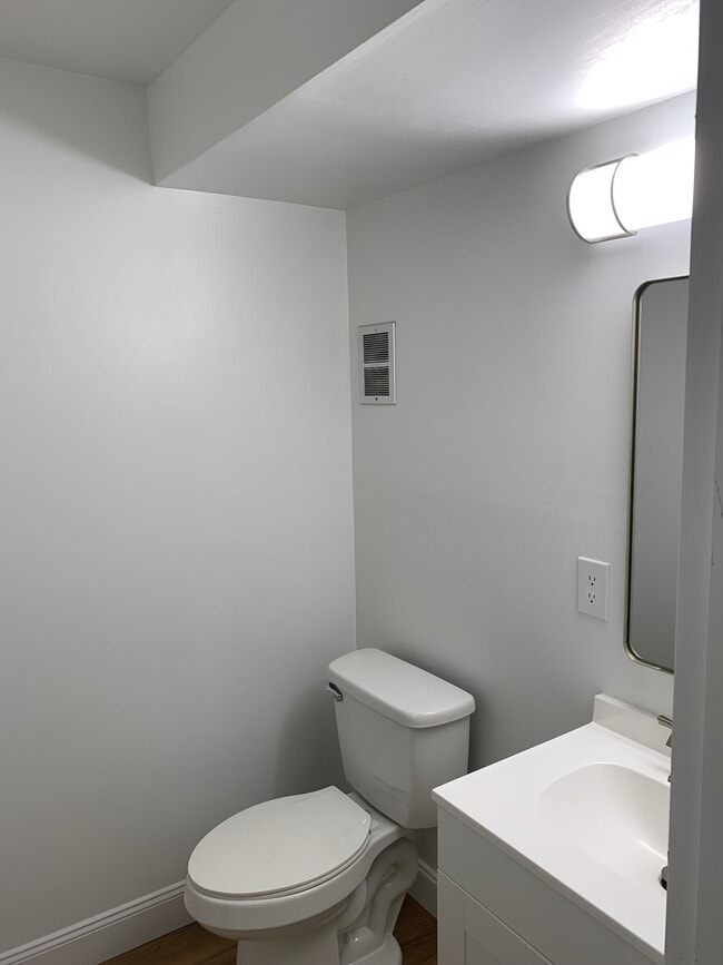 Foto del edificio - 1624 Williamsburg Ln E