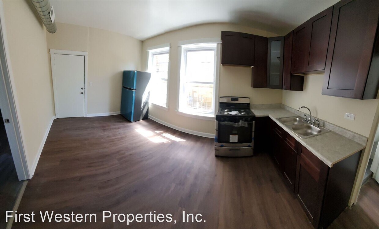 Primary Photo - 3245 W 23rd St