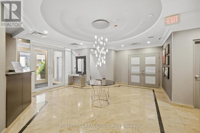 Photo du bâtiment - 60 St Clair Ave W