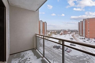 Interior Photo - Avalon Park