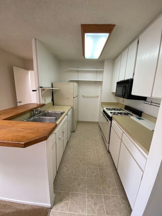 Building Photo - Condo for rent at Mission Village!
